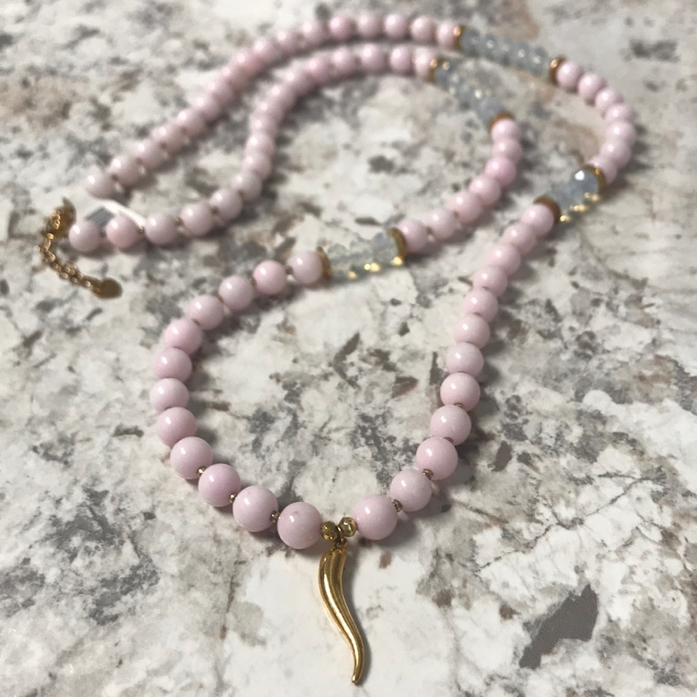 Beaded necklace with pendant